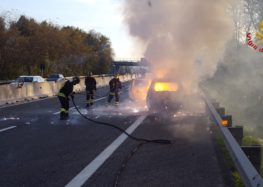 Ragazza si ribalta con l’auto, soccorsa dai Vigili del Fuoco