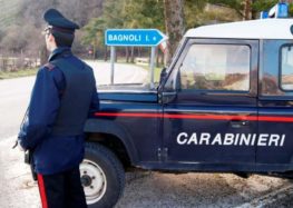 BAGNOLI IRPINO (AV) – LITIGA CON UN AMICO E DANNEGGIA L’AUTO DEI CARABINIERI INTERVENUTI: DENUNCIATO