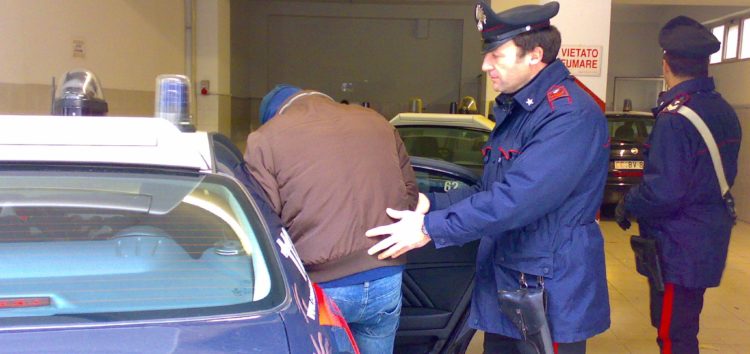 Carabinieri arrestano un 51enne per ricettazione