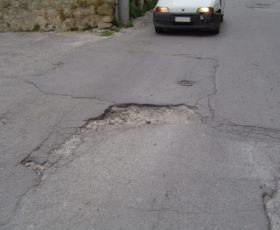 Strade dissestate a Mercato S. Severino