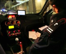 LADRI IN FUGA, CARABINIERI RECUPERANO AUTO RUBATA