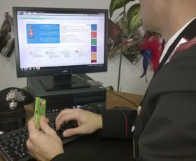 Accede al conto corrente bancario di ente pubblico e tenta di farsi un bonifico di 7.500 euro, alernitano 38enne denunciato