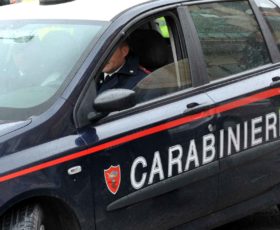 RISSA AL RISTORANTE, 8 GIOVANI DENUNCIATI DAI CARABINIERI.