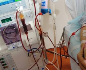 Solofra, proteste al “Landolfi” per la dialisi: non garantita la presenza degli infermieri