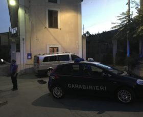 Montoro, gli avevano avvelenato tre cani, imbraccia il fucile e fa fuoco, arrestato 25enne dai carabinieri