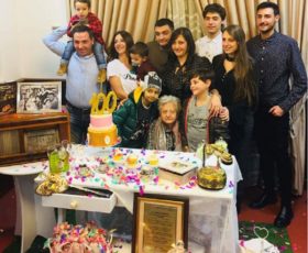 Solofra. I cento anni di nonna Lucia festeggiati dai figli e nipoti