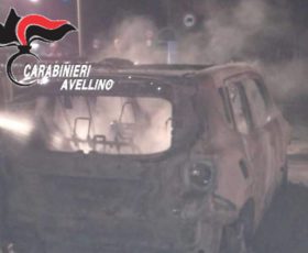 Montoro. In fiamme il fuoristrada di un avvocato di Piazza di Pandola. Indagano i carabinieri