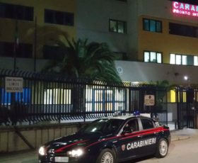 AVELLINO – LANCIO DI UOVA CONTRO I LAVORATORI IPERCOOP IN SIT-IN: I CARABINIERI DENUNCIANO 5 GIOVANI.