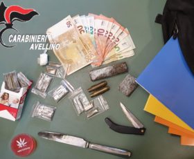 Montoro, trovato a scuola con cocaina e hashish, arrestato 19enne dai carabinieri