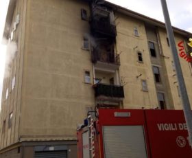 Montoro. Palazzina incendiata, per alcune delle famiglie evacuate oggi è previsto il rientro nelle proprie case