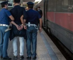Salerno. Alla stazione con il documento del fratello, arrestato un 24enne albanese