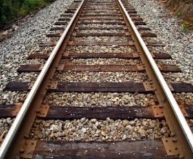 Sapri (SA). Donna incinta tenta il suicidio dopo una lite con il suo compagno alla stazione ferroviaria, salvata dagli agenti della Polfer