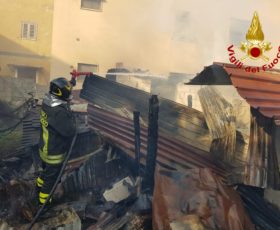 Montoro. Incendiati due depositi di legno e lamiera vicino un’abitazione rurale