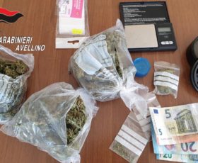 Avellino. Sorpreso a cedere marijuana a un minorenne