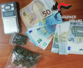 Avellino. Sorpreso a cedere Marijuana: ventenne arrestato