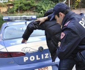 Battipaglia: la Polizia arresta un pregiudicato autore di furti seriali in alcuni negozi del centro cittadino.