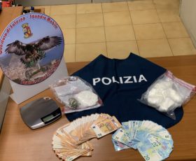 Salerno. Arrestato giovane pusher  che si era barricato in casa per disfarsi della droga: arrestato anche il complice