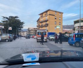 Montoro, auto esce dal parcheggio e investe una donna del posto