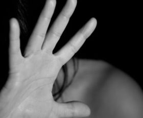 Cava de’ Tirreni: denunciato uomo per furto e violenza alla madre