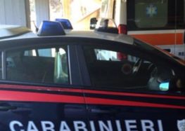 Tenta di gettarsi nel vuoto dal suo balcone, salvata 37enne dai carabinieri