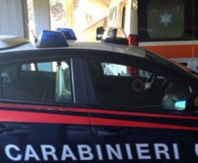 Tenta di gettarsi nel vuoto dal suo balcone, salvata 37enne dai carabinieri