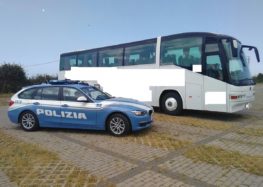 Pontecagnano. Viaggiava senza revisione, sequestrato dalla polstrada autobus di linea con molti passeggeri a bordo