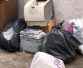 Cava De Tirreni: rifiuti abbandonati, multate cinque persone