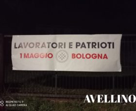 LAVORATORI E PATRIOTI”, STRISCIONI DEL MOVIMENTO NAZIONALE VERSO IL 1^ MAGGIO A BOLOGNA 