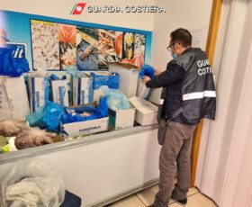 La Guardia Costiera sequestra oltre 125 kg di prodotti ittici privi di tracciabilità