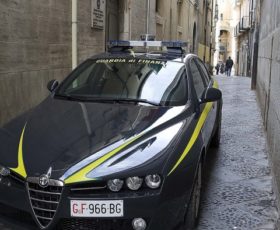 Direttore dell’ufficio postale si impossessa di 280.000 euro, la Finanza gli sequestra i beni