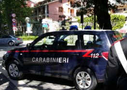 Serino. Donna chiama il 112 minacciando il suicido, l’intervento dei carabinieri la salvano