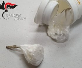 AVELLINO – SORPRESO IN POSSESSO DI COCAINA: TRENTENNE DENUNCIATO DAI CARABINIERI PER SPACCIO.