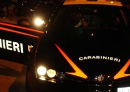 ALTAVILLA IRPINA (AV) – ESAGITATO SI SCAGLIA CONTRO I CARABINIERI: DENUNCIATO PER RESISTENZA, OLTRAGGIO E LESIONI PERSONALI.