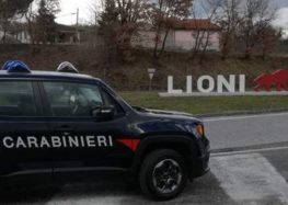 LIONI (AV) – RUBA BATTERIE ESAUSTE DAL RETRO DELL’AUTORICAMBI: DENUNCIATO DAI CARABINIERI