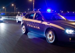 Ruba un auto e scappa in autostrada, la Polizia Stradale lo intercetta con il satellitare e lo blocca